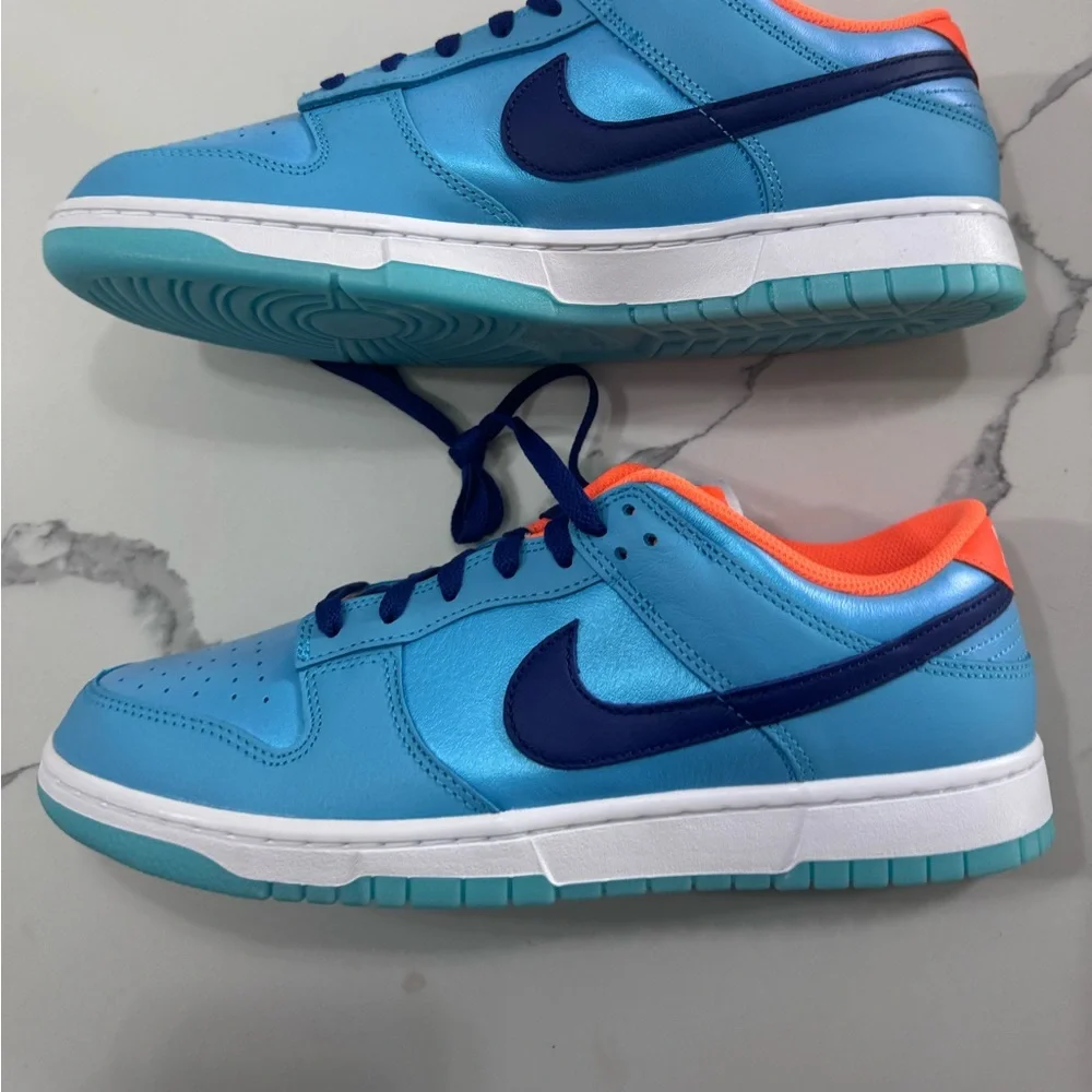 Nike Dunk - Picture 2 of 3
